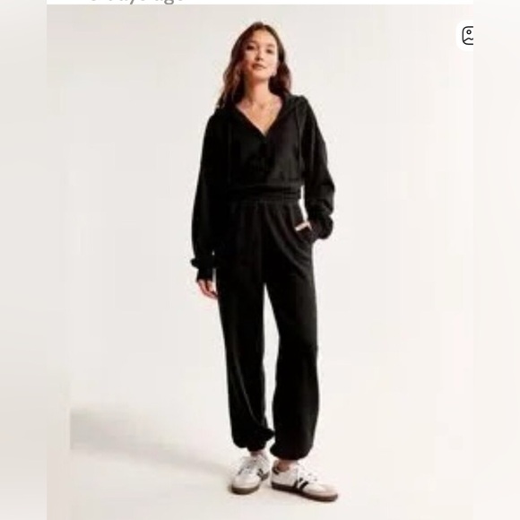 Abercrombie Women's Hooded Fleece Jumpsuit XXS NWT -NEW NEVER WORN - Picture 1 of 6